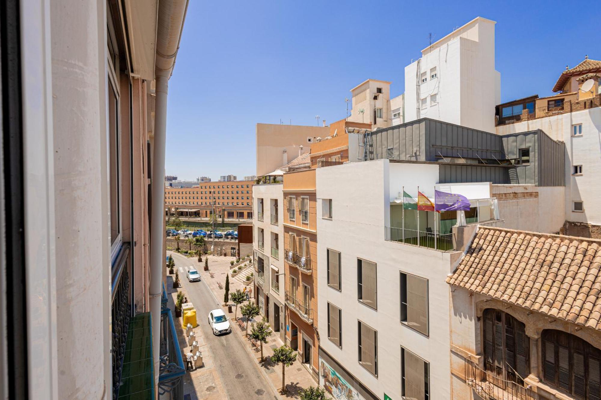 Апартаменты C103 - Sunny Terrace, Old Town Views Малага Экстерьер фото
